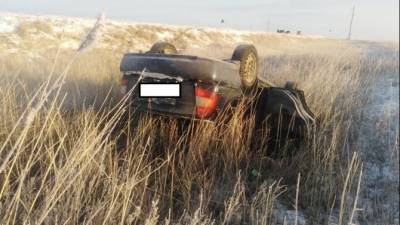 В Светлинском районе Оренбургской области при опрокидывании иномарки пострадал водитель