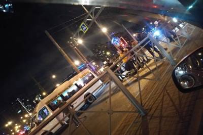 Водитель Lada сбил подростка на Петергофском шоссе