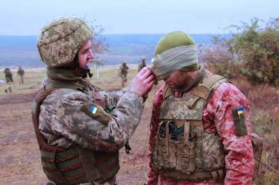 Ад на Донбассе: обстрелы не утихают, вражеская пуля попала в бойца ВСУ