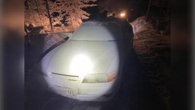 В Якутии два парня неделю замерзали в машине, пока шли их розыски