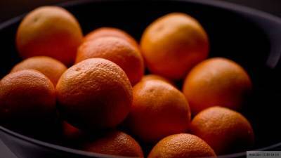 Диетологи порекомендовали съедать не более четырех мандаринов в сутки