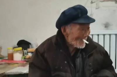 Сигареты и алкоголь: 100-летний мужчина поделился секретом долголетия