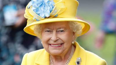 Елизавета II впервые провела дипломатические аудиенции по видеосвязи