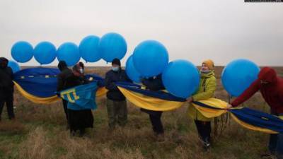 В небе над оккупированным Крымом заметили огромный флаг Украины. ФОТО