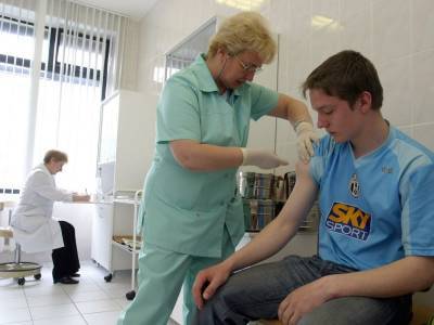 Бюджетники в Москве жалуются на недобровольную вакцинацию