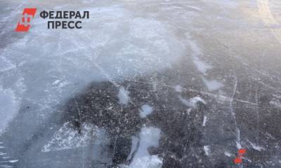 В Нижегородской области под лед ушла машина: погиб один человек