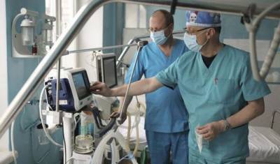Украинские СМИ сообщили о драках пациентов с коронавирусом за кислородные маски
