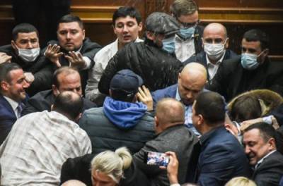 В Одессе депутаты дрались, а также кричали "Янукович!" и "Юле-волю!". ВИДЕО - from-ua.com - Украина - Одесса