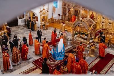 В День памяти Михаила Тверского митрополит Амвросий провел божественную литургию