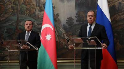 Главы МИД РФ и Азербайджана обсудили выполнение договоренностей по Карабаху