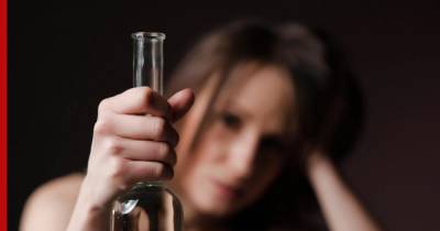Людей трех возрастов предупредили об особой угрозе алкоголя