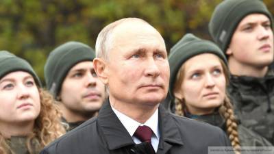 Путин пообещал обеспечивать поддержку ветеранов в России
