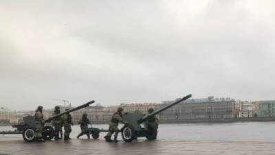 Михайловская академия отметила 200-летие залпом орудий