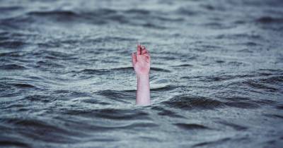 11-летняя девочка утонула в водоеме в Луганской области — ее пытался спасти полицейский