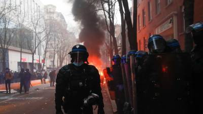 В Париже на акции протеста задержаны более 20 человек