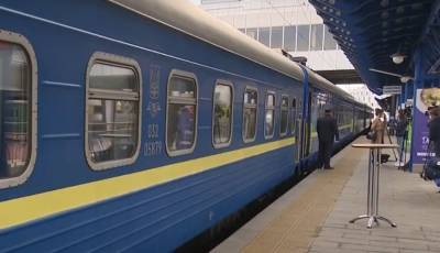 Занимайте очередь за билетами: "Укрзализныця" запускает дополнительные поезда к Новому году, список