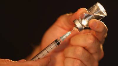 В следующем году от коронавируса планируют вакцинировать 50% украинцев