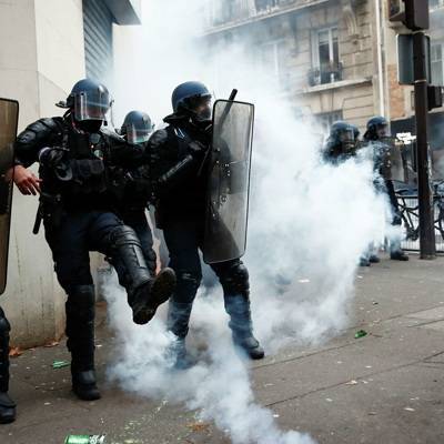 На акции протеста против законопроекта "О глобальной безопасности" в Париже начались погромы