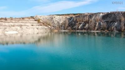 Крым напоят из «Марсианского озера»: питьевую воду решили брать в затопленном карьере