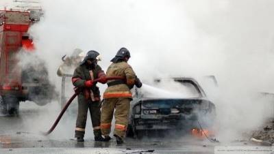 Три человека заживо сгорели в легковушке после ДТП в Кузбассе