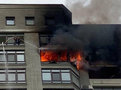 Огненный ад: в Киеве вспыхнула многоэтажка, люди в панике выпрыгивали с окон