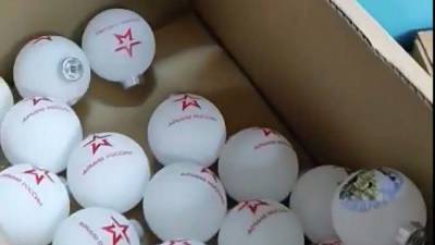 Украинская фабрика ликвидировала елочные игрушки «Армия России»