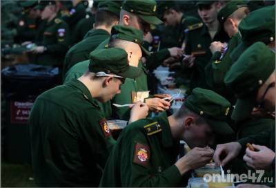 Более 2 тысяч военнослужащих Ленобласти возвращаются домой