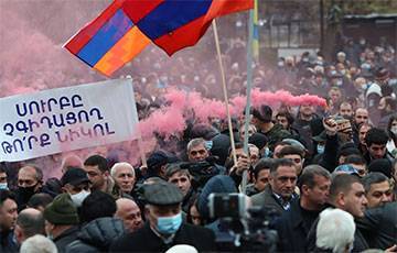 Никола Пашинян - Гегам Манукян - Ишхан Сагателян - Демонстранты в Ереване пришли к даче, где живет премьер Пашинян - charter97.org - Ереван