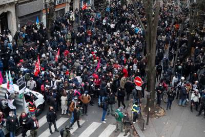 Полиция насчитала более 52. тыс. протестующих по всей Франции