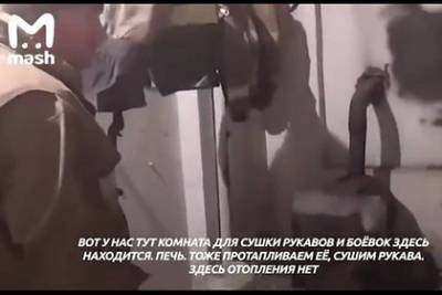 Российские чиновники подарили замерзающим пожарным гнилые дрова
