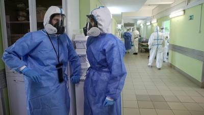 Пульмонолог не исключил заражения коронавирусом всех россиян
