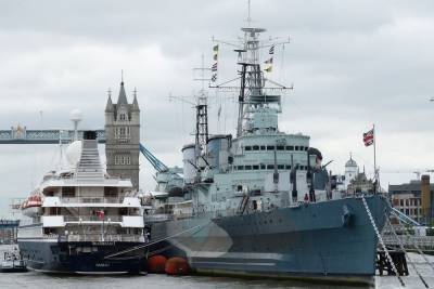 Британцы высмеяли слежку за российскими военными кораблями