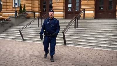Финский полицейский, поющий советскую песню, побил рекорды просмотров на YouTube