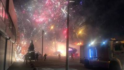 Взрыв фейерверков на рынке в Ростове-на-Дону сняли на видео