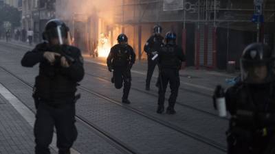 Во Франции "люди в чёрном" нарушили мирную демонстрацию