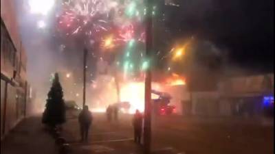 Пожар на рынке фейерверков в Ростове-на-Дону — видео