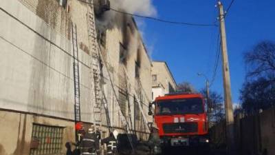 В Харькове произошел пожар на текстильной фабрике