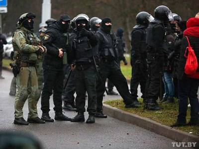 Минск оцеплен — в центр города стягивают военную технику