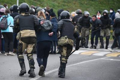 В Минске перед акцией оппозиции сосредоточивают силовиков и спецтехнику