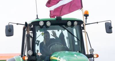 Трактористы процветают: кто тянет телегу латвийской экономики на "прибалтийский бугорок"