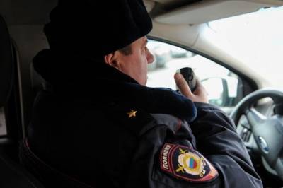 В Москве полицейский ранил девочку