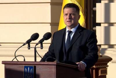 Празднование Дня ВСУ в Украине: Зеленский заявил о месяце без потерь на Донбассе, а 300 военных получат квартиры