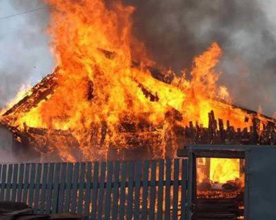 Шестеро пожарных боролись с огнем в Смоленской области