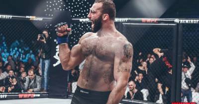 Непобежденный чемпион Украины одержал сверхтяжелую победу в UFC (видео)
