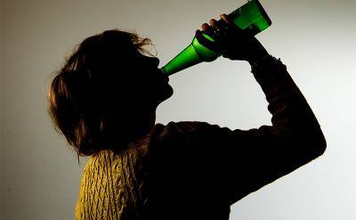 Врач-нарколог рассказал о смертельной опасности алкоголя