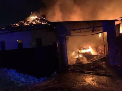 «Успел спасти жену и ребенка»: через соцсети просят помочь семье, пострадавшей в пожаре в Томске
