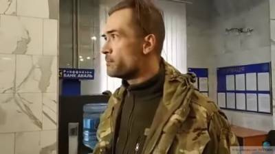 Актер Пашинин работает дворником и мечтает получить паспорт Украины