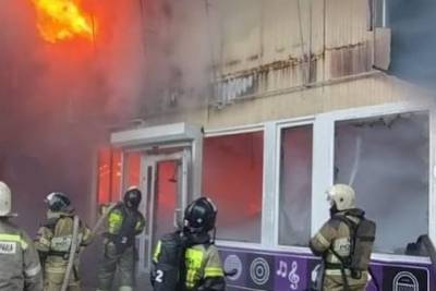 В Ростове-на-Дону горел магазин пиротехники