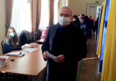 Выборы в Кривом Роге: снявшийся мэр Вилкул проголосовал “по совести”, а президент Зеленский не поедет в родной город