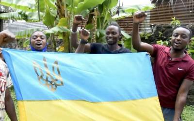 «Спасибо, что вы есть»: африканцы из Конго поздравили украинских военных
